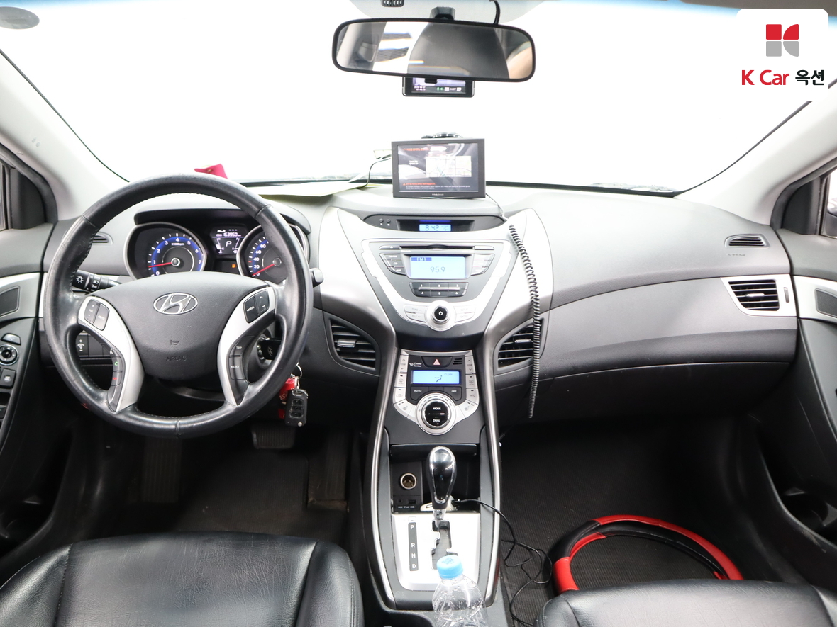 Hyundai Elantra 2012 - Image 3