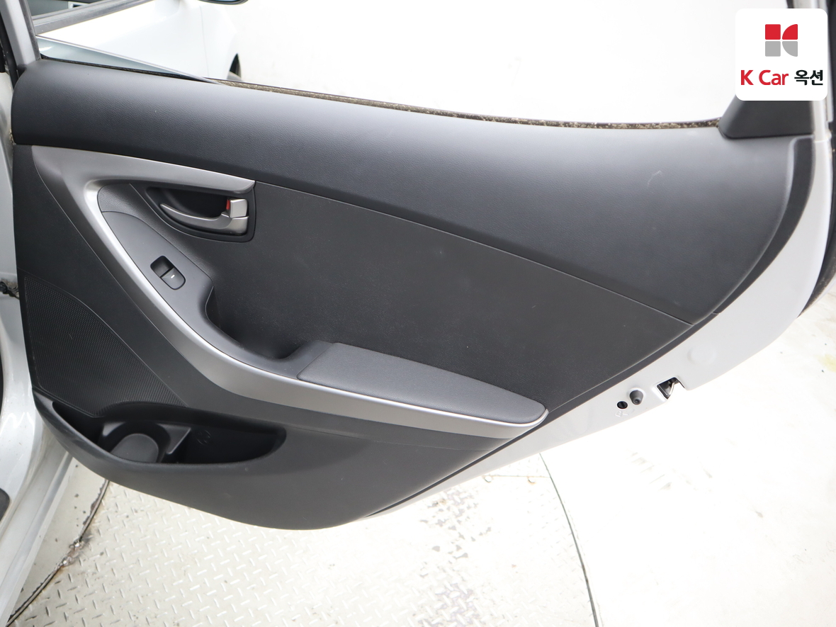 Hyundai Elantra 2012 - Image 29