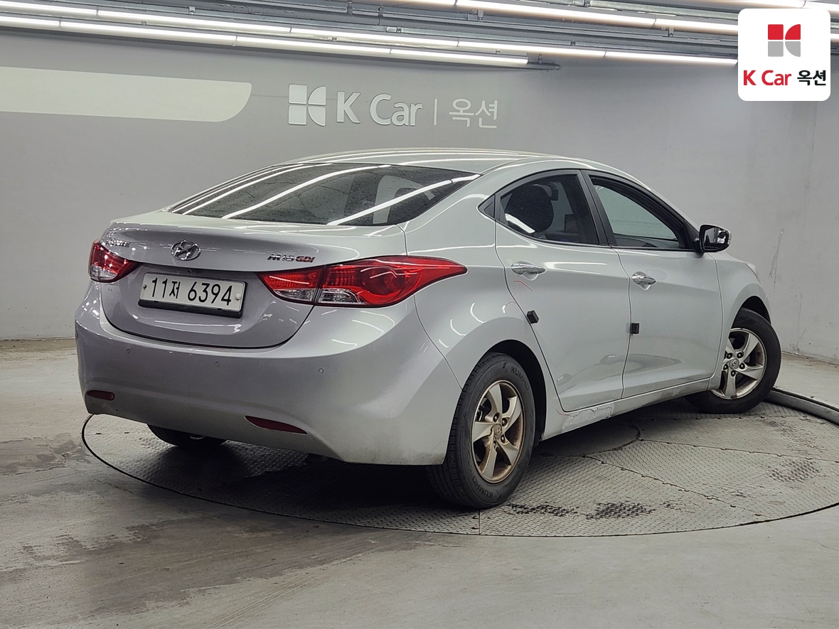 Hyundai Elantra 2012 - Image 2