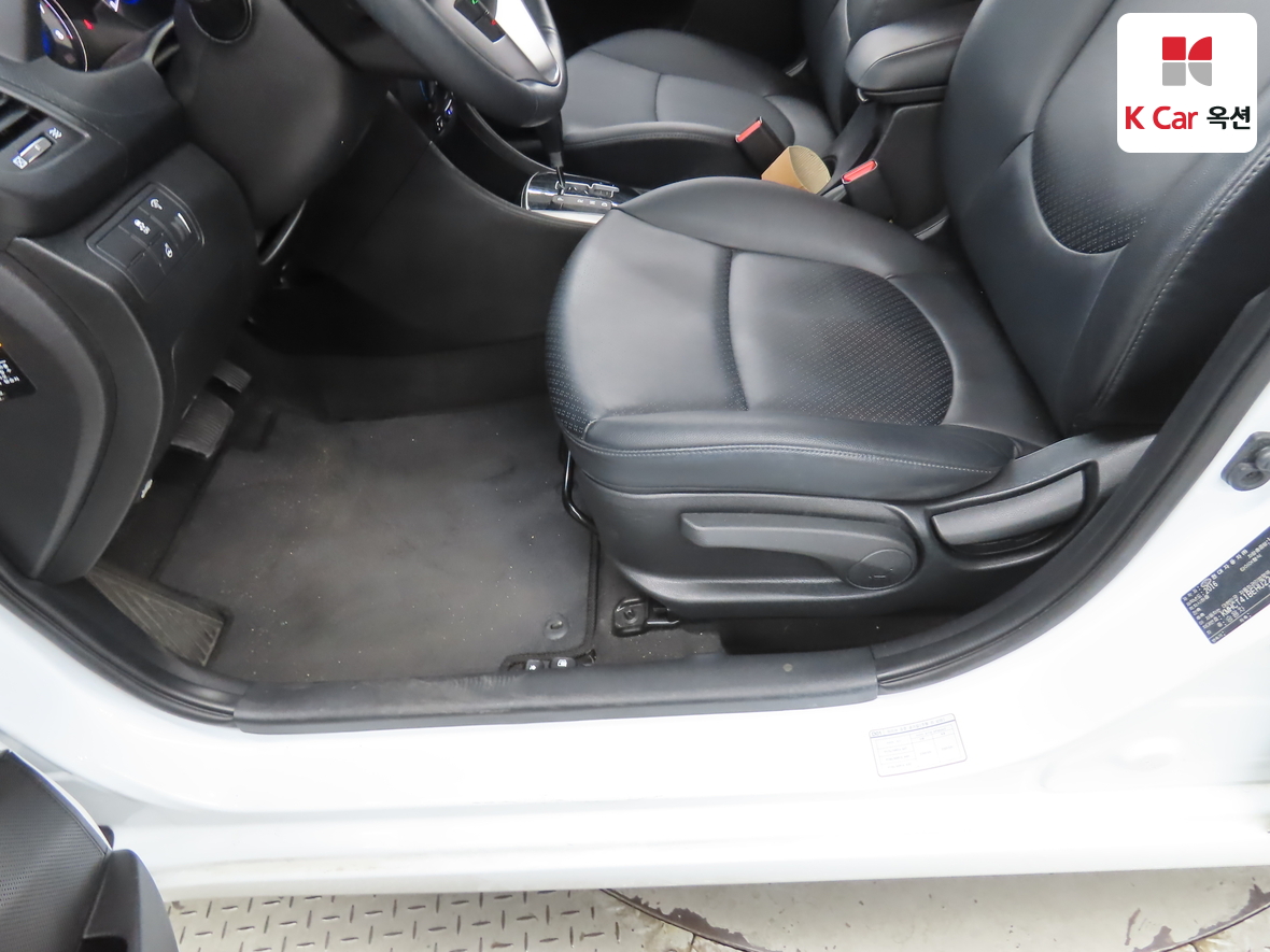 Hyundai Accent 2017 - Image 18