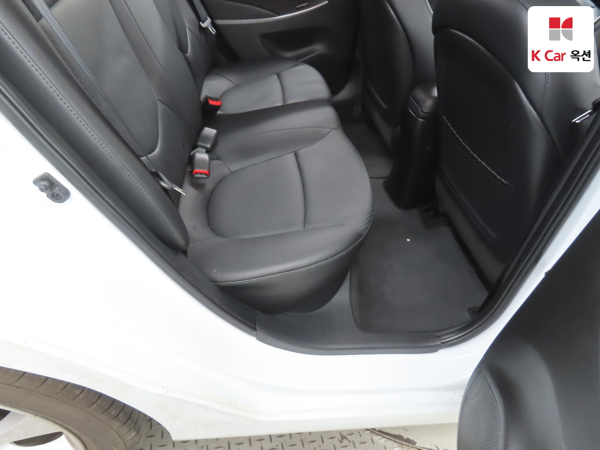 Hyundai Accent 2017 - Image 27