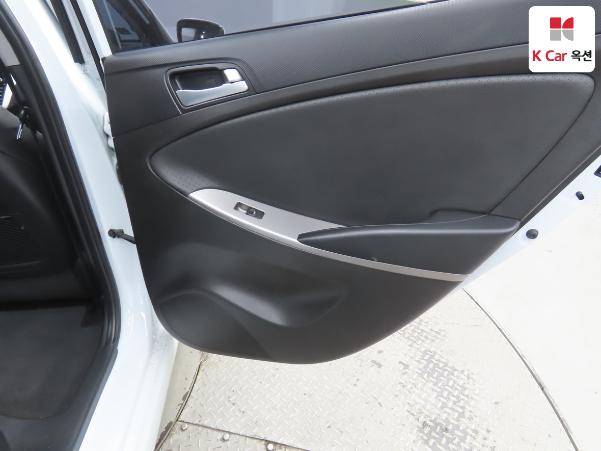 Hyundai Accent 2017 - Image 26