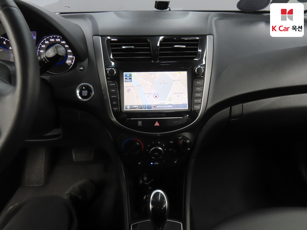 Hyundai Accent 2017 - Image 6