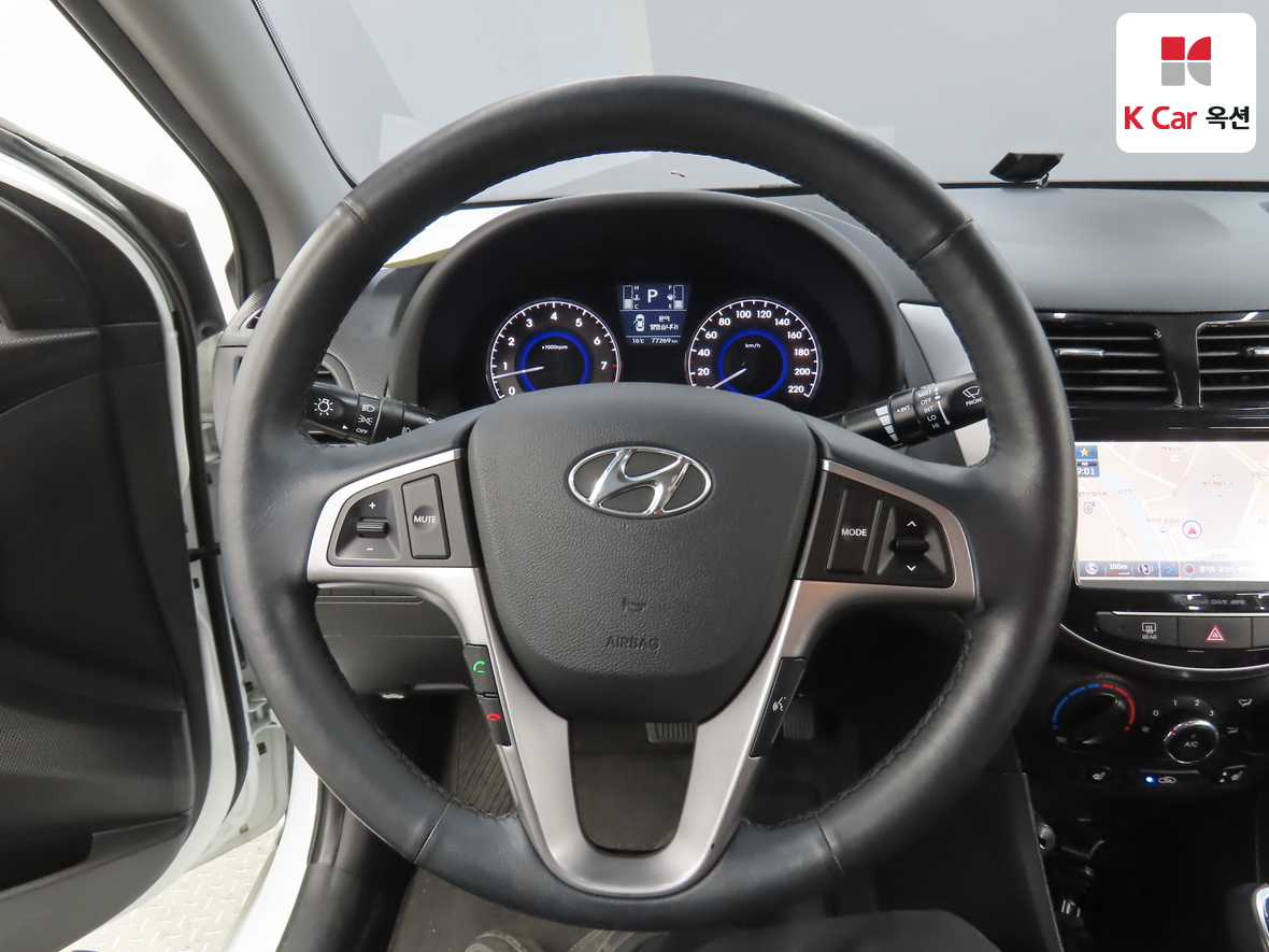 Hyundai Accent 2017 - Image 10