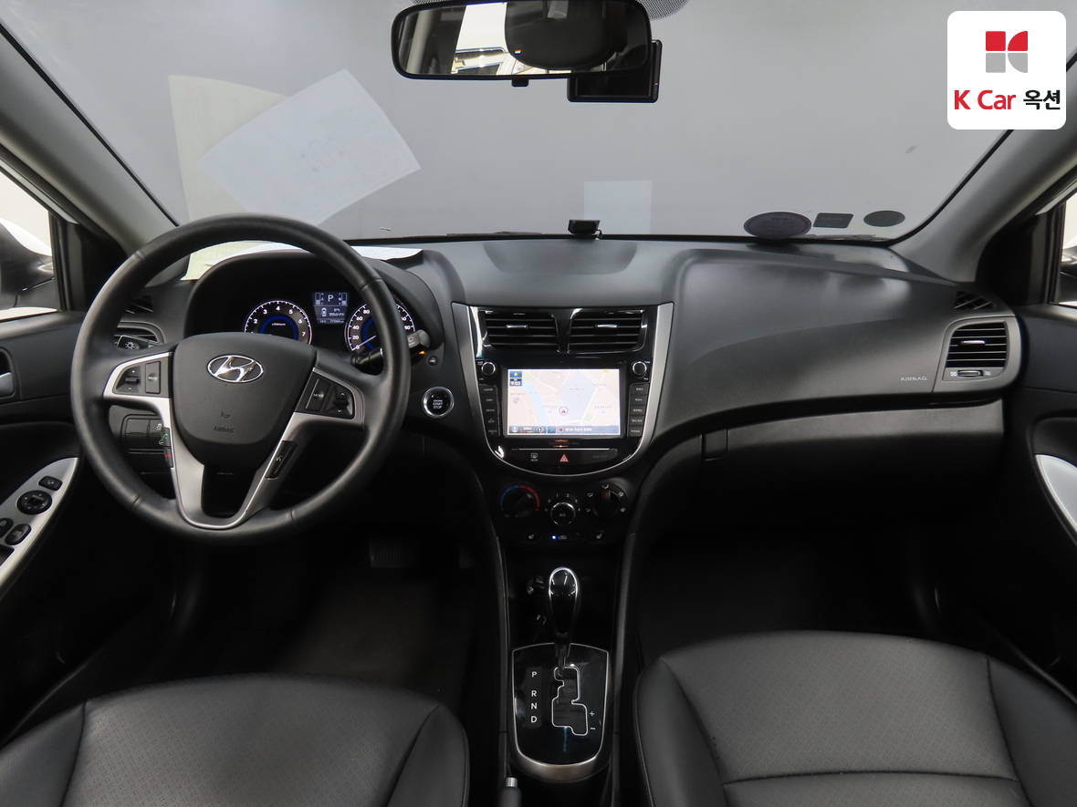 Hyundai Accent 2017 - Image 3