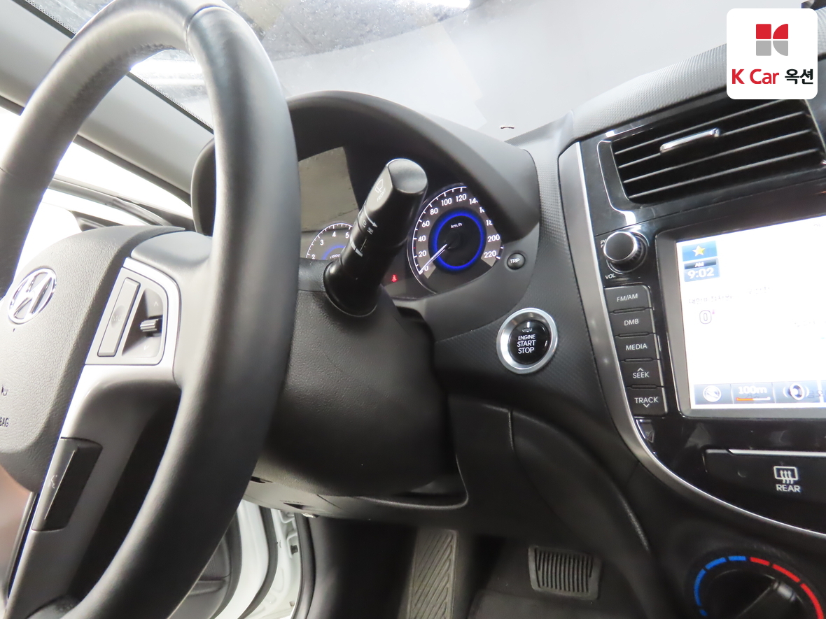 Hyundai Accent 2017 - Image 11