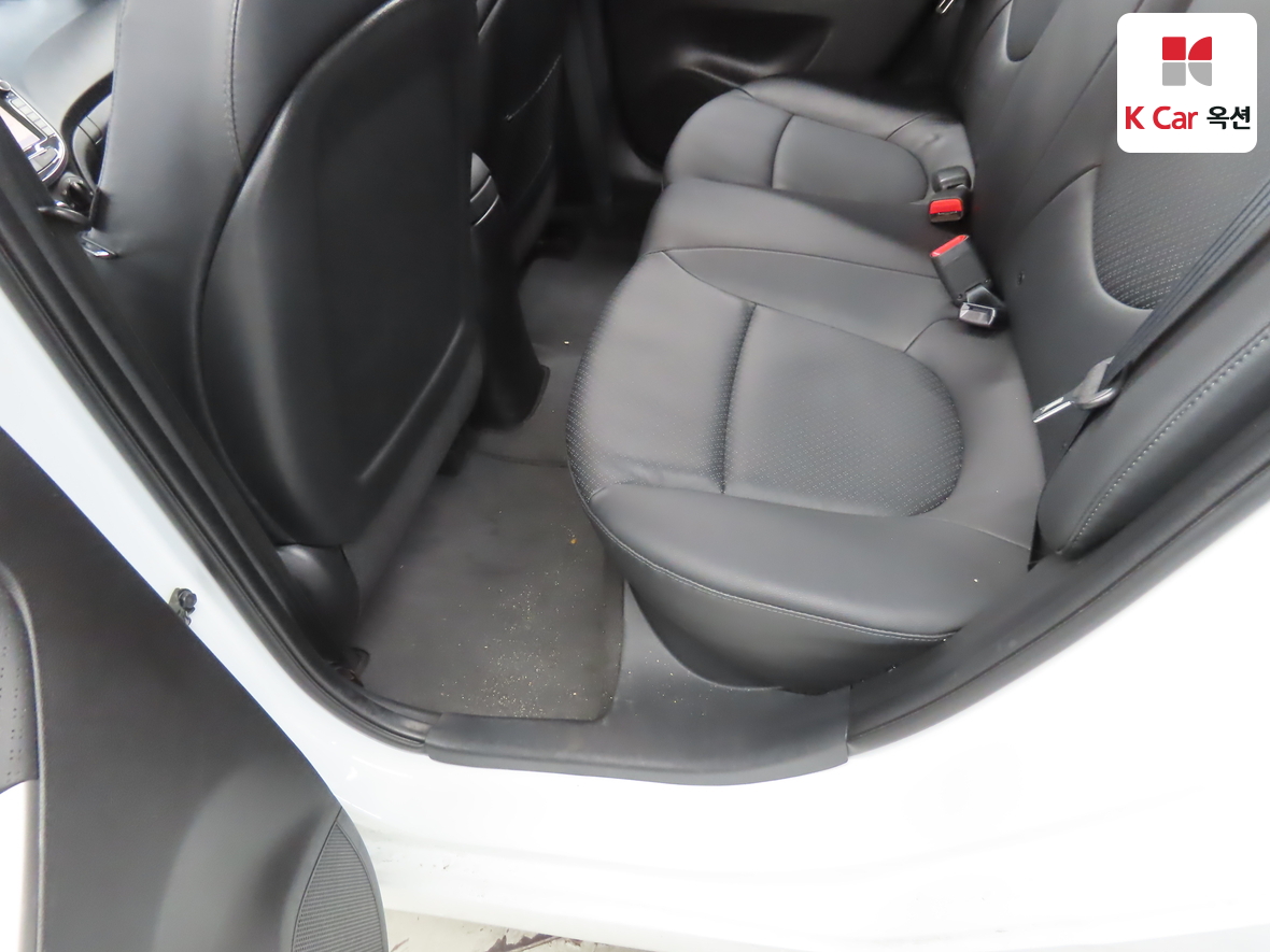 Hyundai Accent 2017 - Image 23