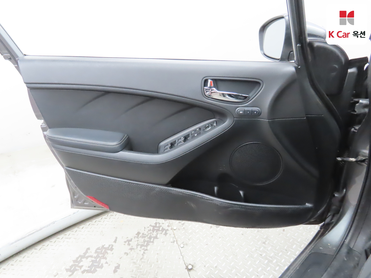 Kia K3 - 8