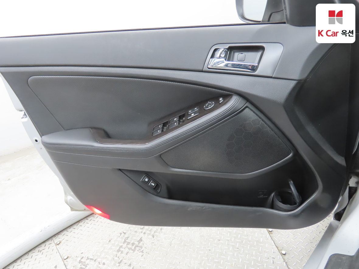 Kia K5 - 8