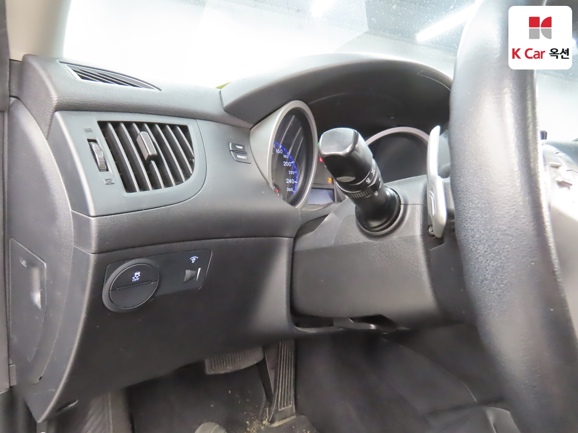 Hyundai Genesis - 9