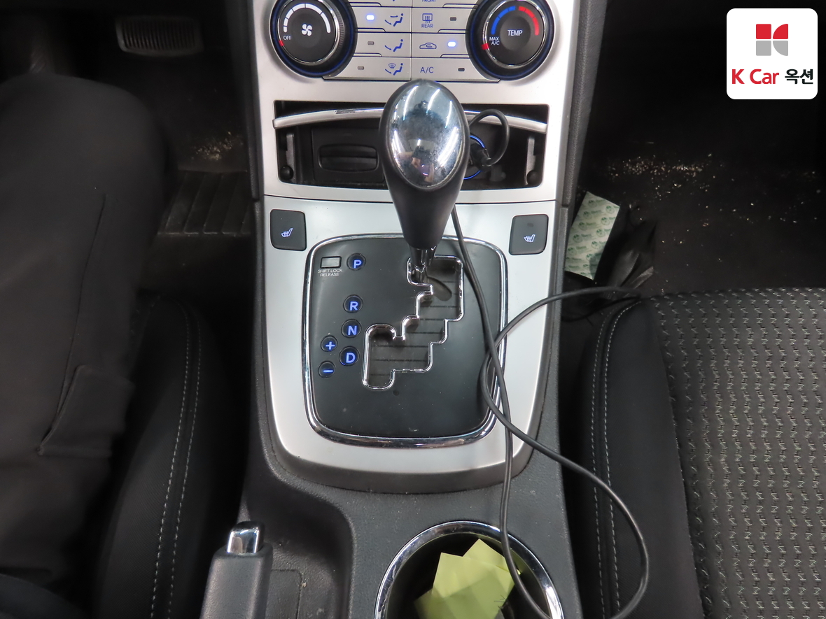 Hyundai Genesis - 16