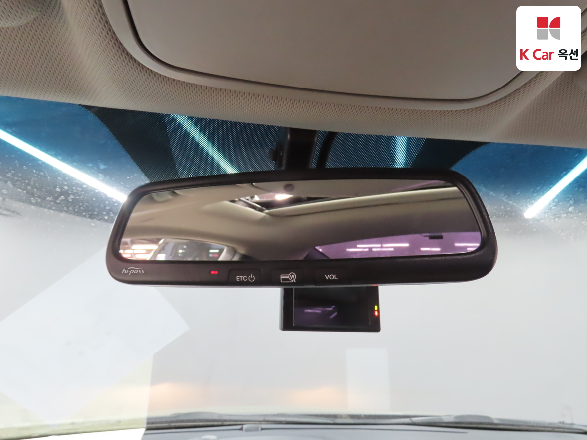 Hyundai Genesis - 13