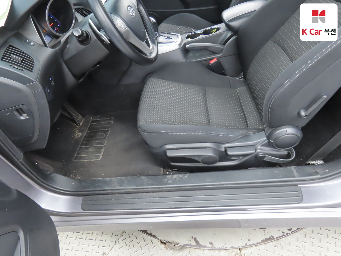 Hyundai Genesis - 18