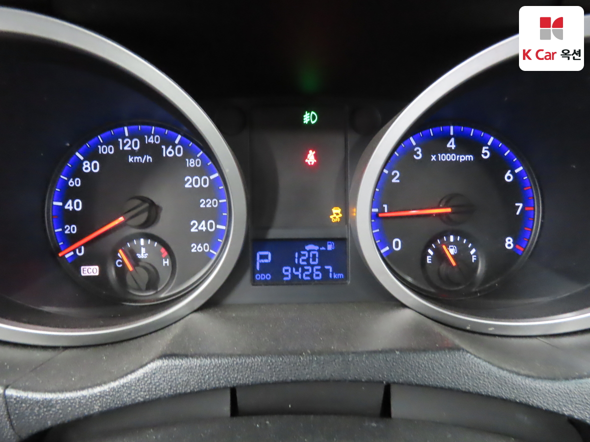 Hyundai Genesis - 5