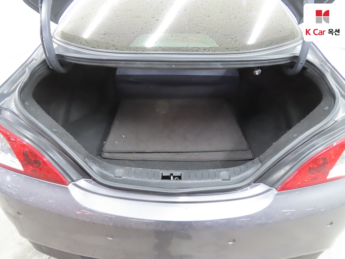 Hyundai Genesis - 25