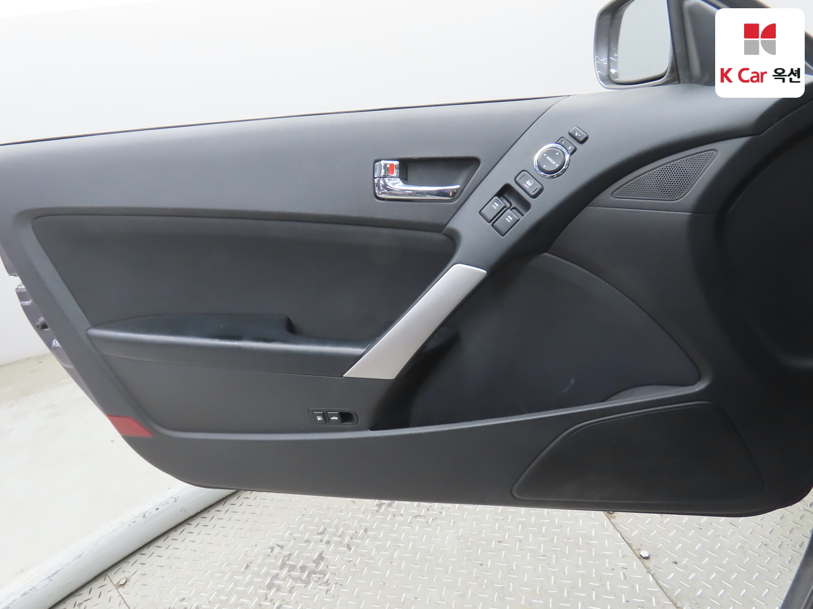Hyundai Genesis - 8