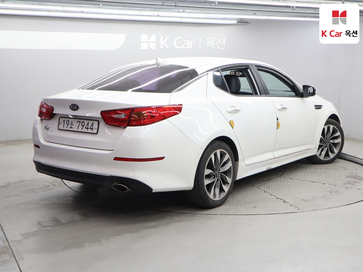 Kia K5 - 2
