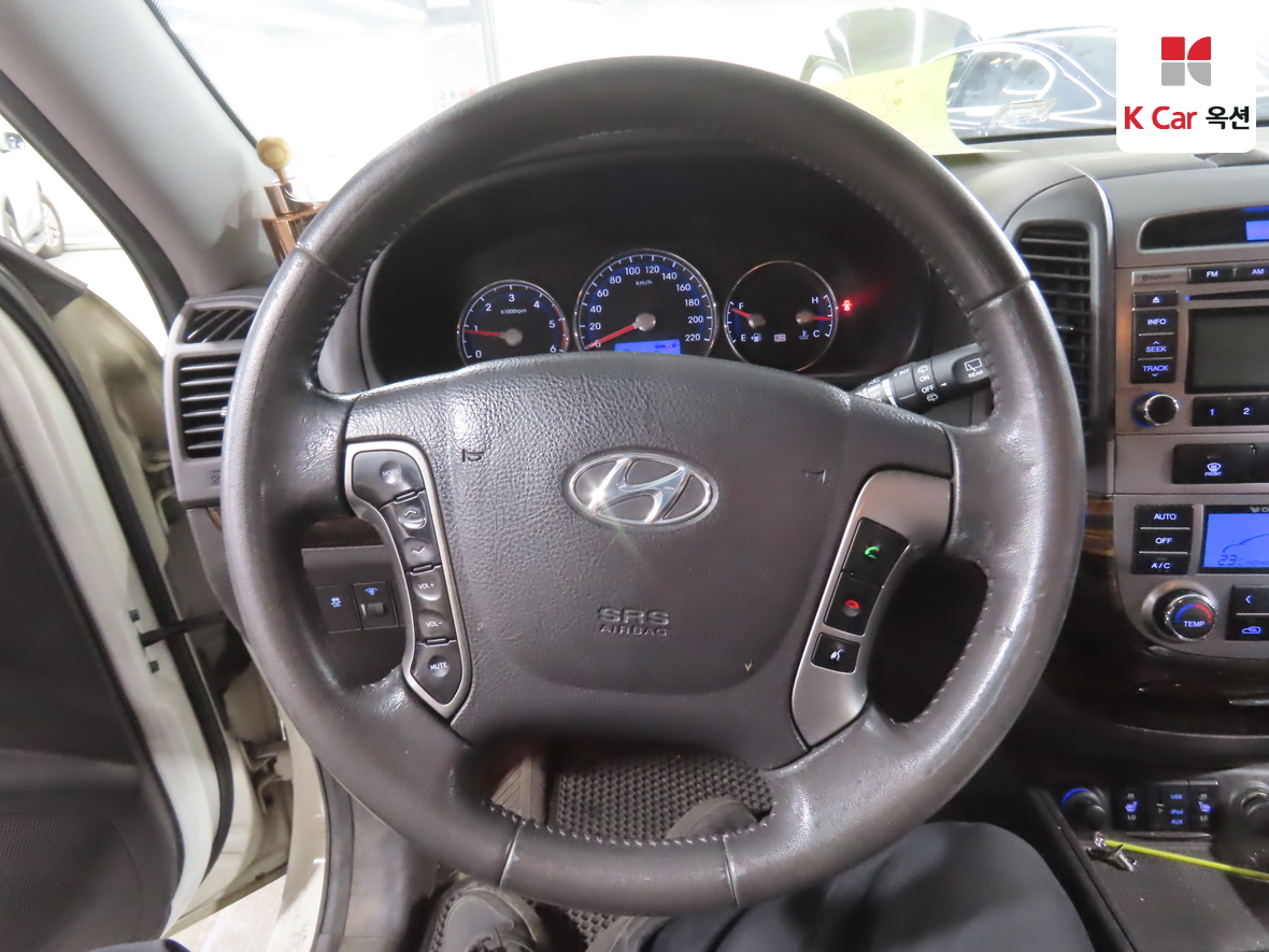 Hyundai Santa Fe 2010 - Image 10