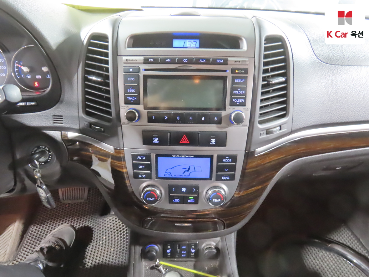 Hyundai Santa Fe 2010 - Image 6