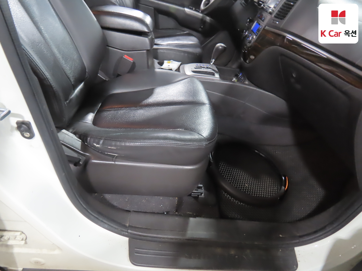 Hyundai Santa Fe 2010 - Image 30
