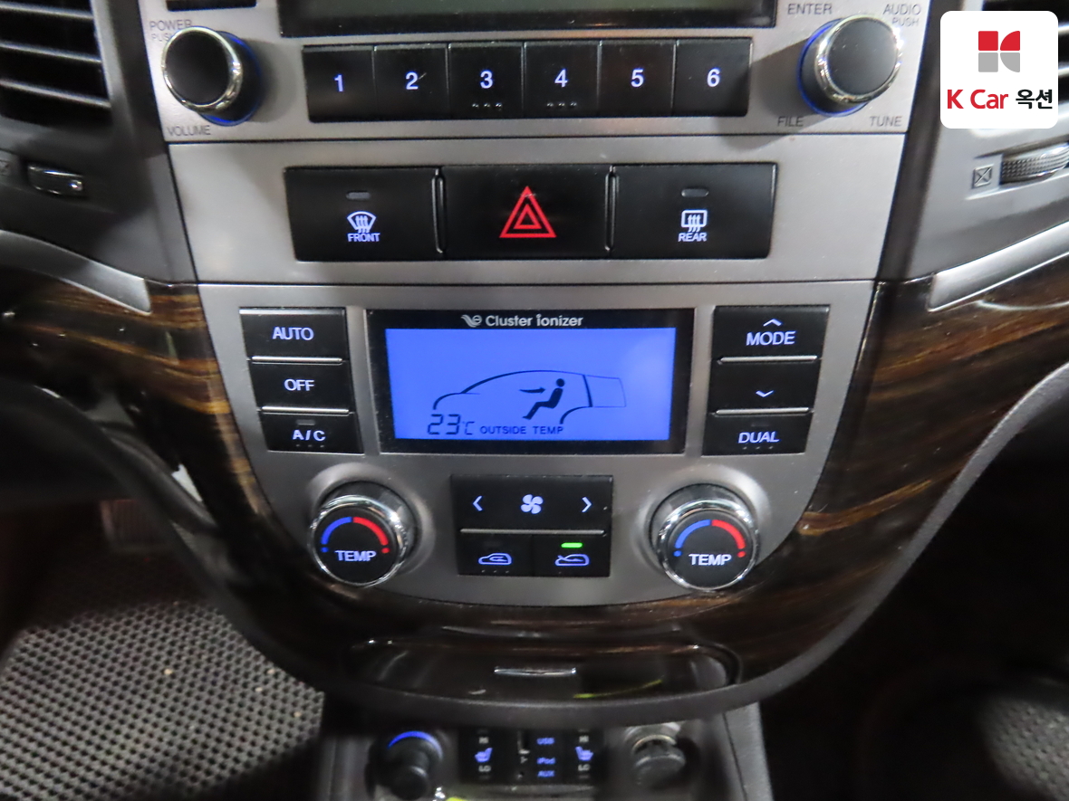 Hyundai Santa Fe 2010 - Image 15