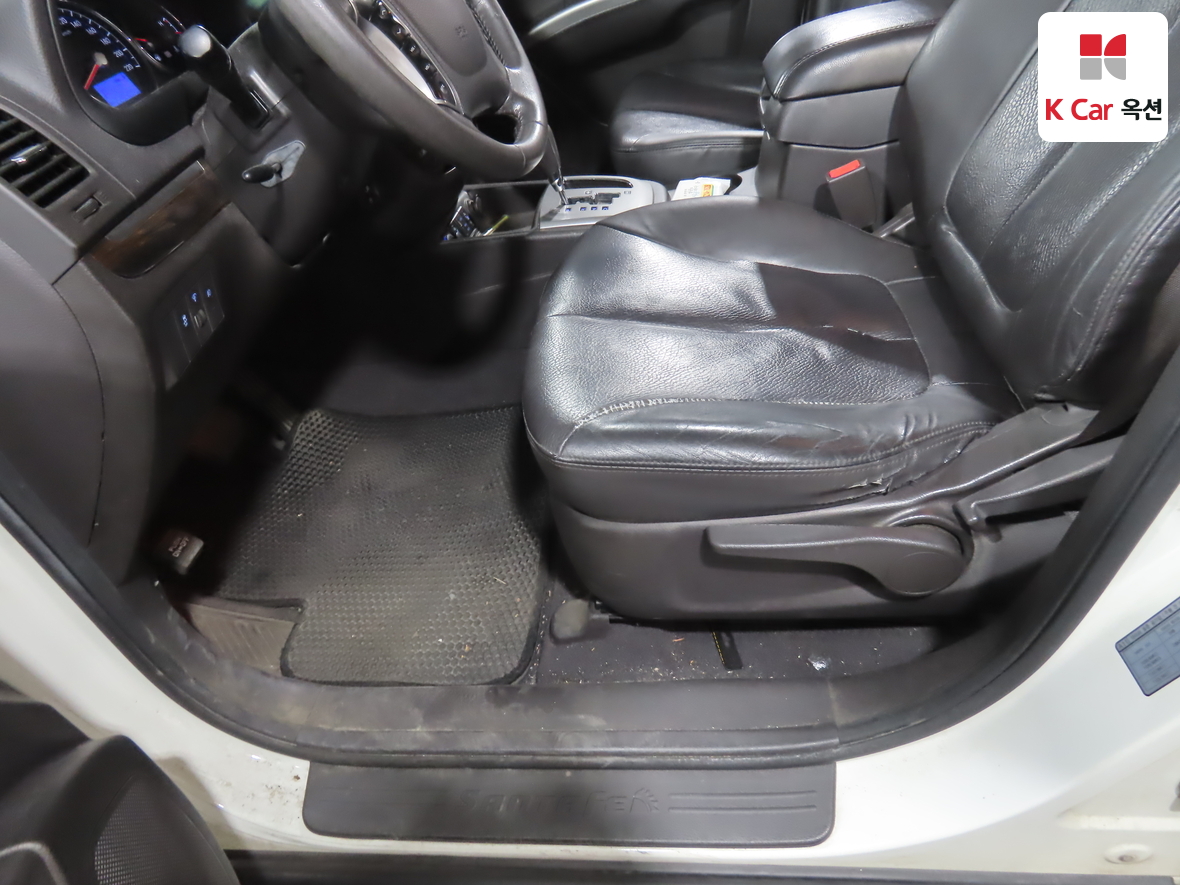 Hyundai Santa Fe 2010 - Image 17