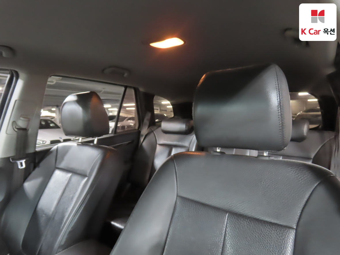 Hyundai Santa Fe 2010 - Image 18