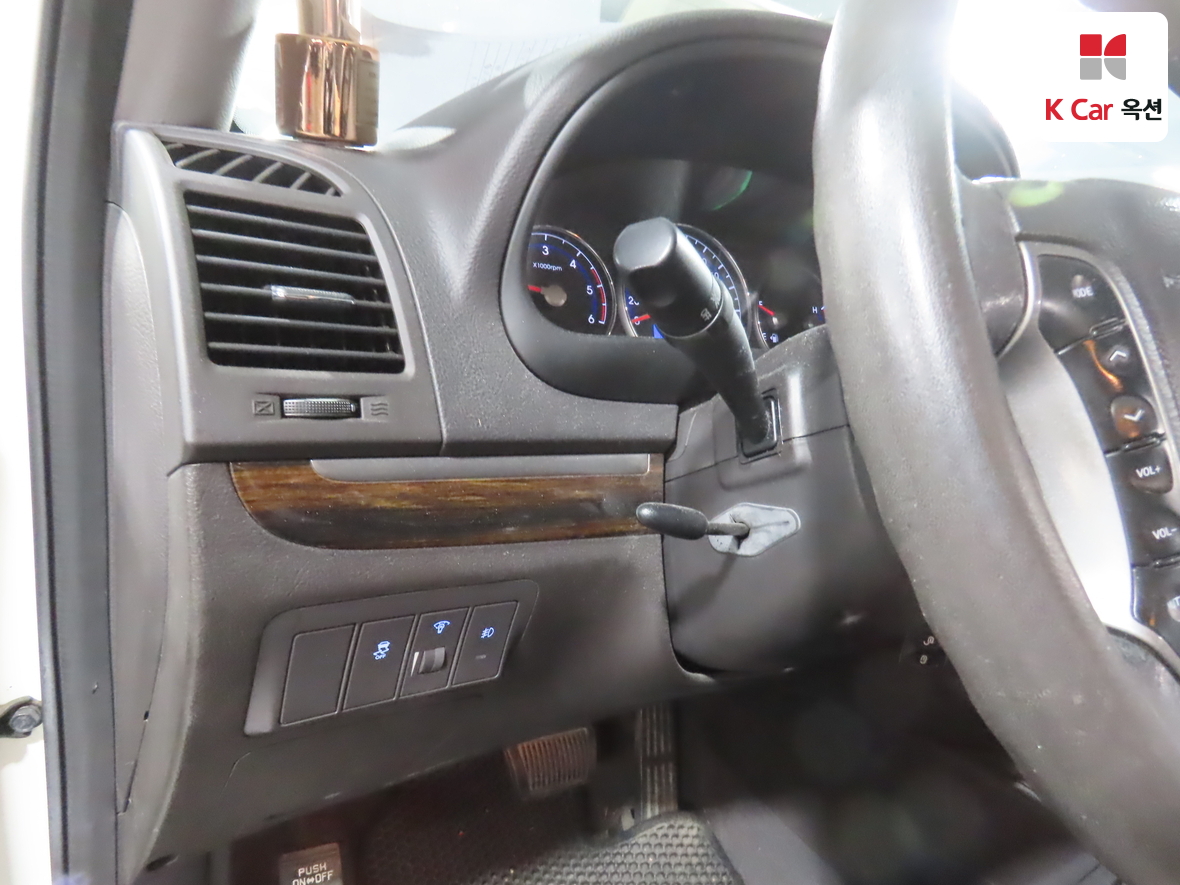 Hyundai Santa Fe 2010 - Image 9