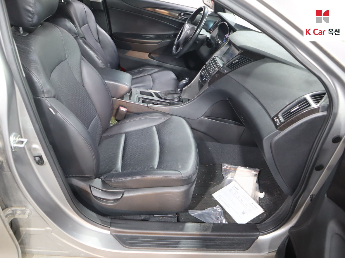 Hyundai Sonata 2013 - Image 30