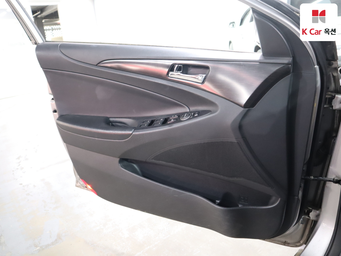 Hyundai Sonata 2013 - Image 8
