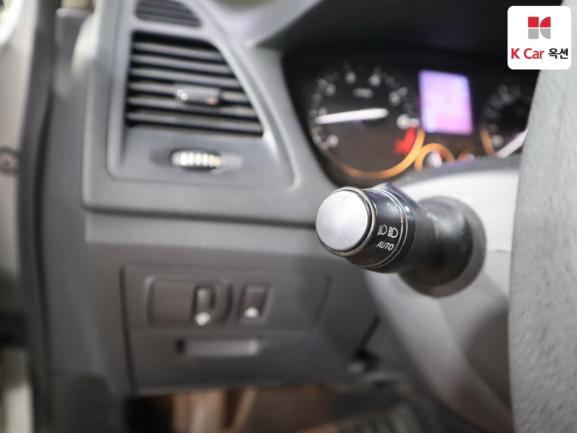 Renault Korea SM5 (New Model) 2012 - Image 9