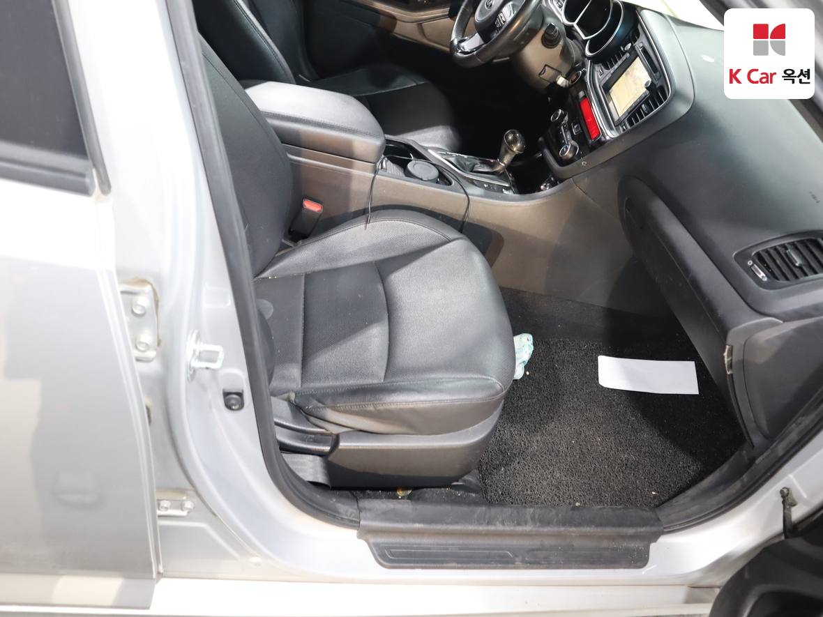Kia K5 2015 - Image 29
