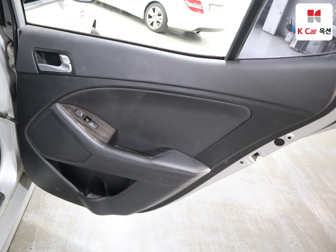 Kia K5 2015 - Image 26