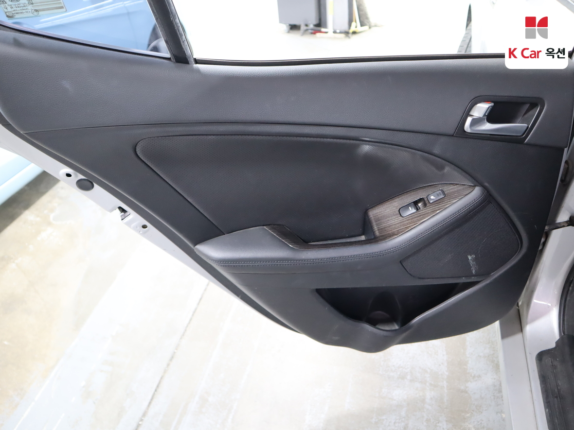 Kia K5 2015 - Image 22