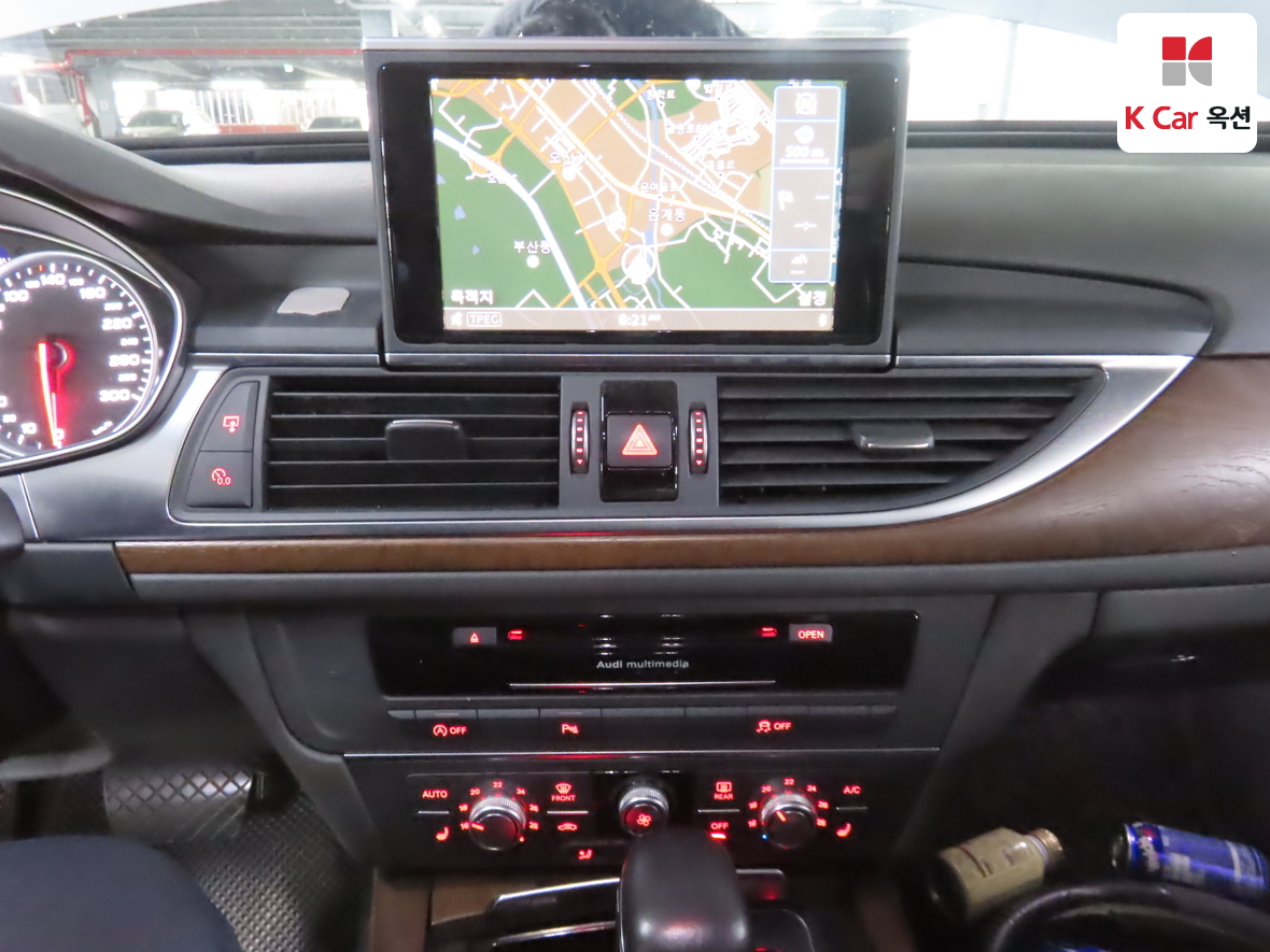 Audi A6 - 6