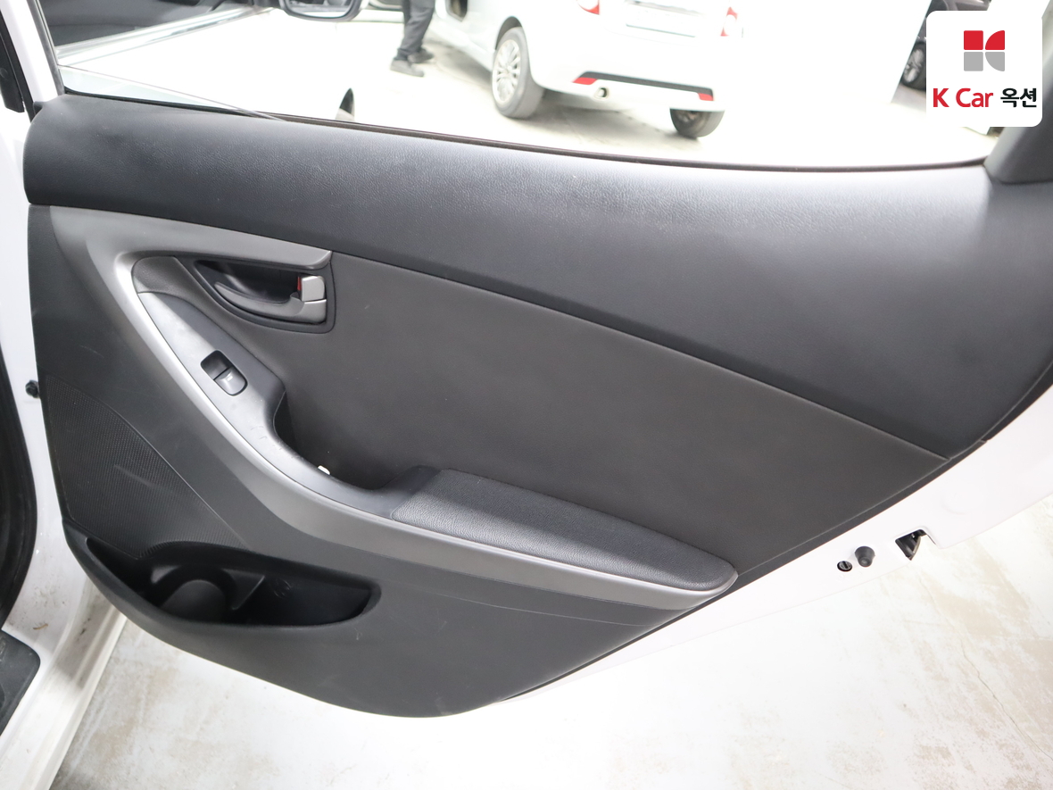 Hyundai Elantra 2014 - Image 25