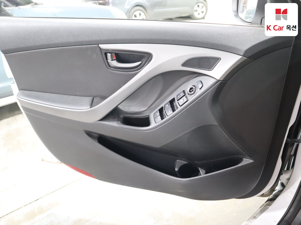 Hyundai Elantra 2014 - Image 8
