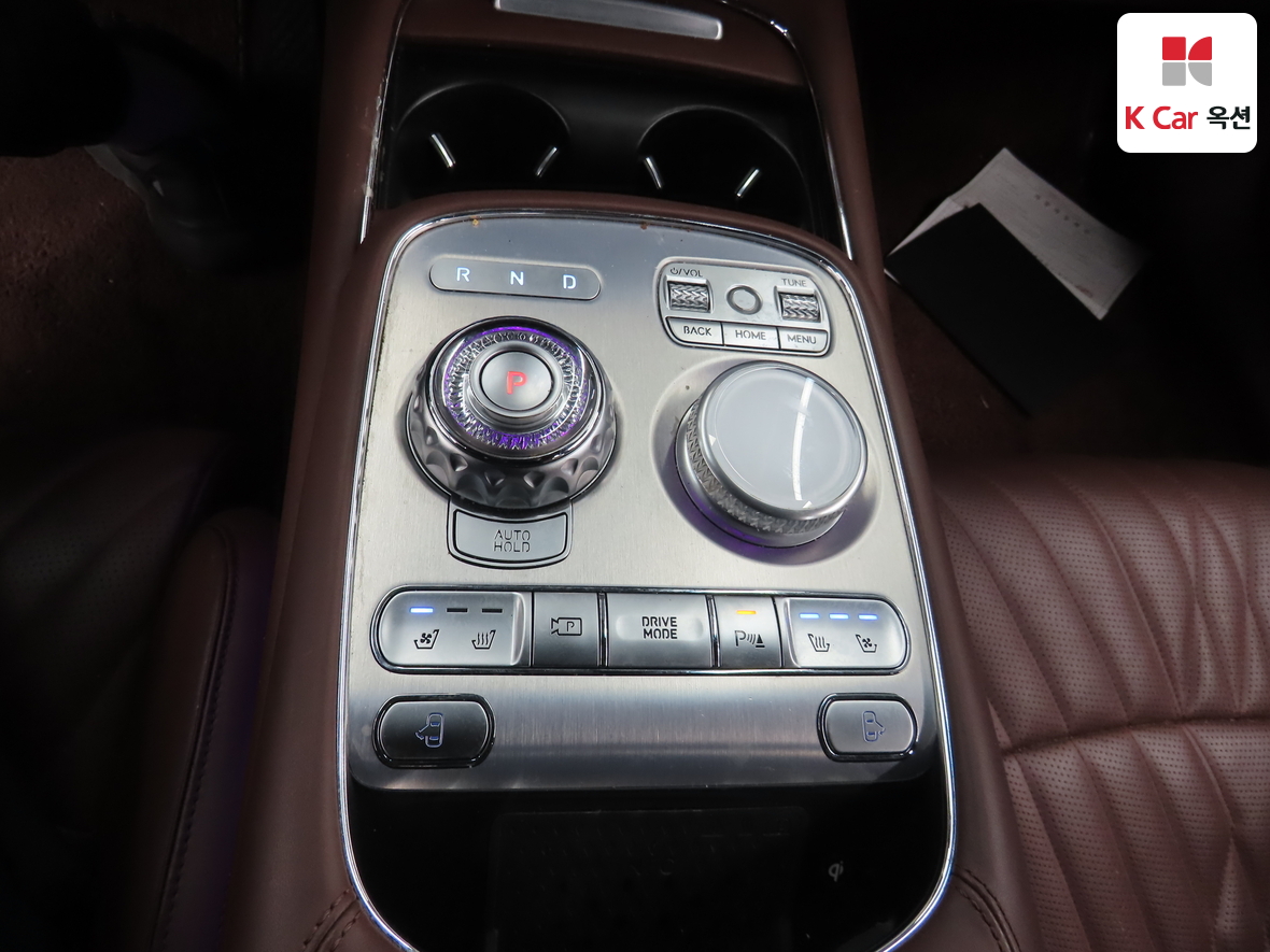 جينيسيس G90 2023 - صورة 16