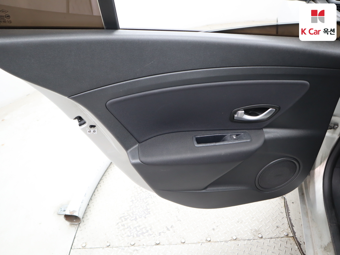 Renault Korea  SM3 2010 - Image 23