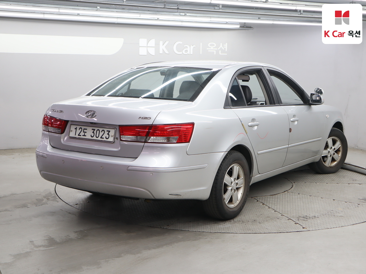 Hyundai Sonata - 2