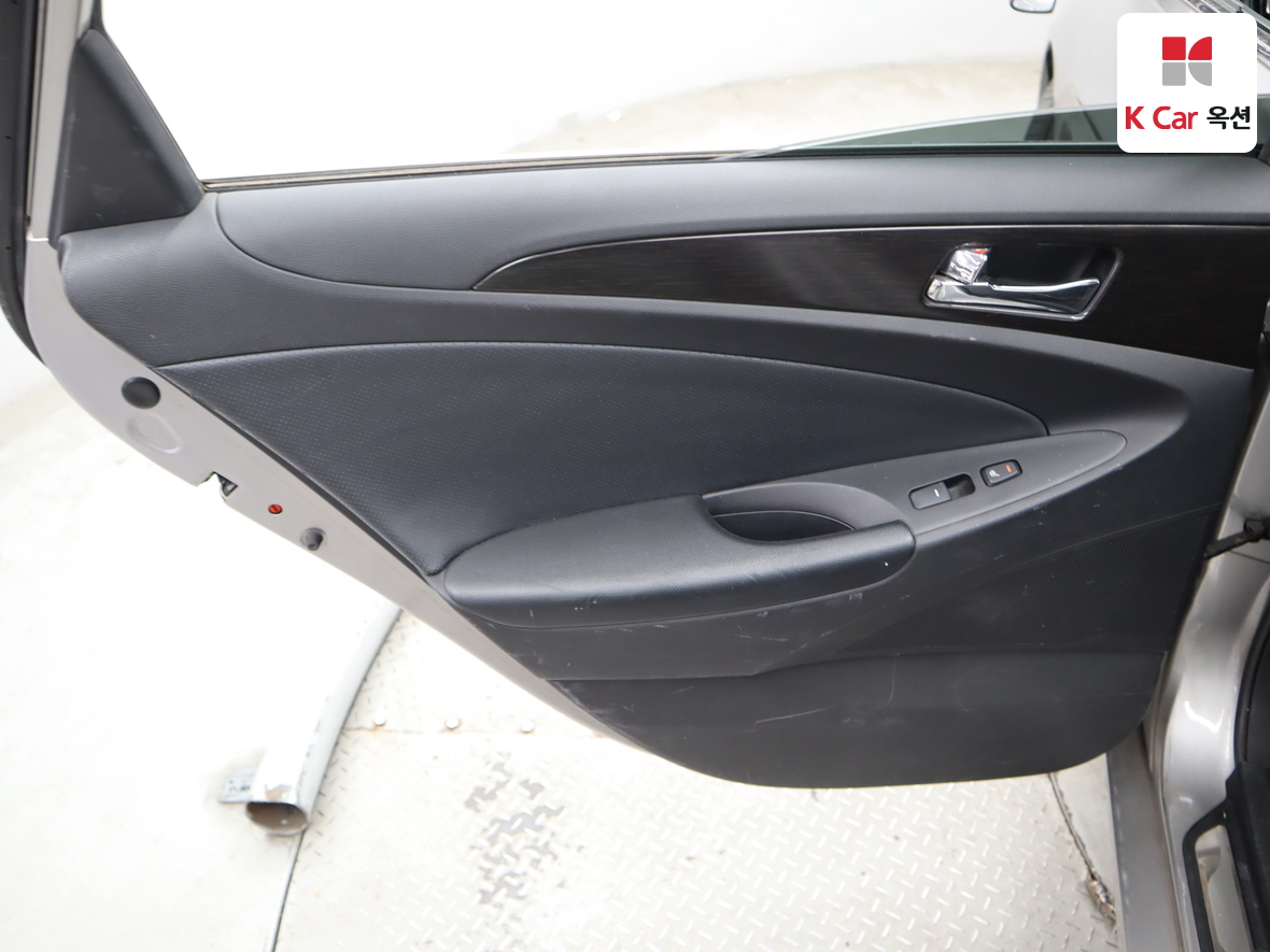 Hyundai Sonata 2012 - Image 24