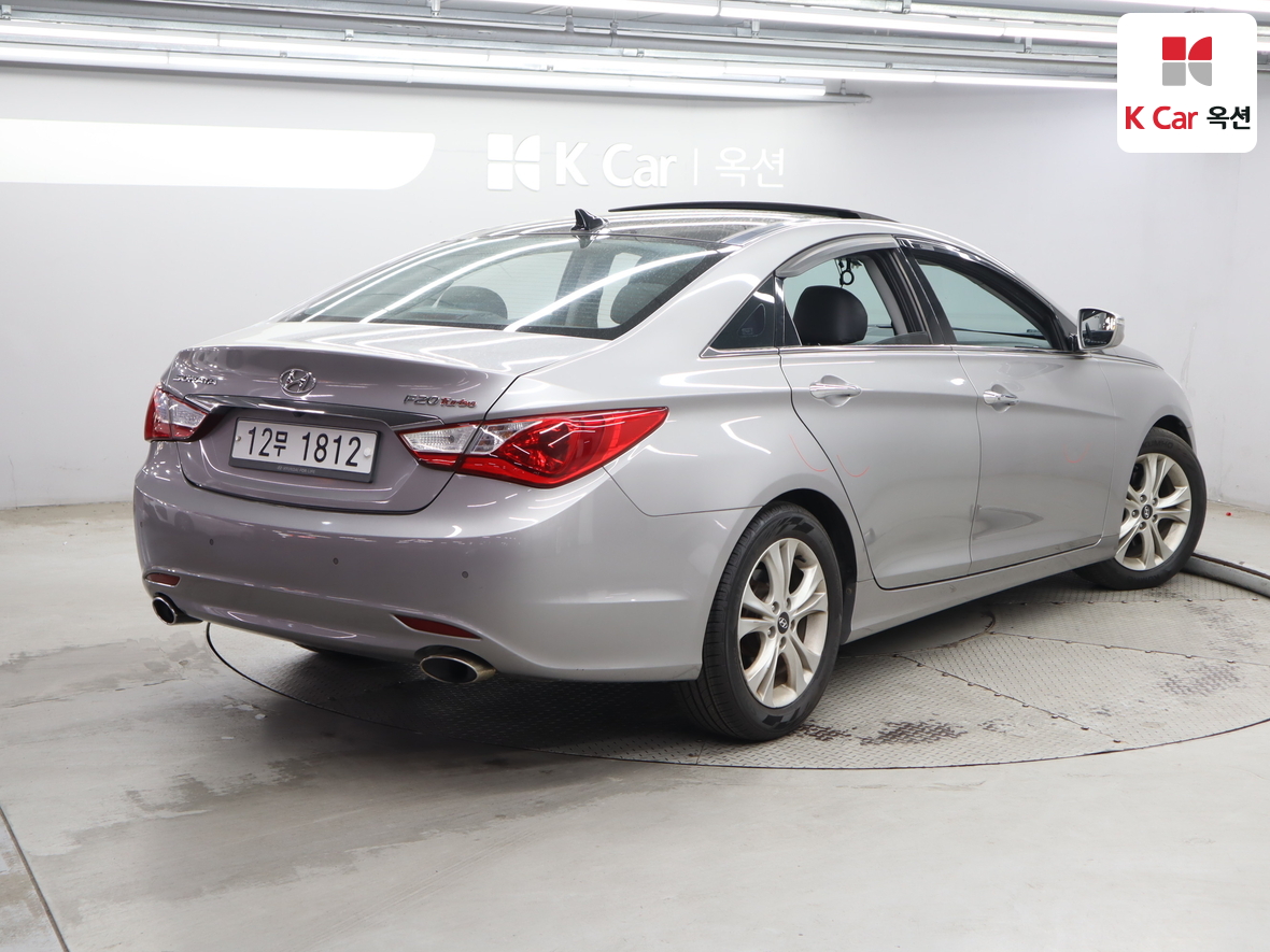 Hyundai Sonata 2012 - Image 2