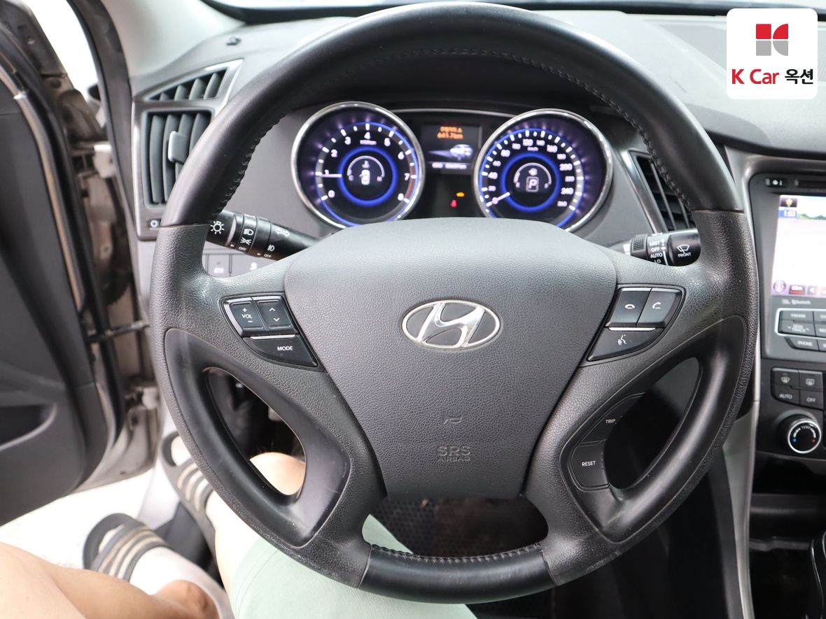 Hyundai Sonata 2012 - Image 10