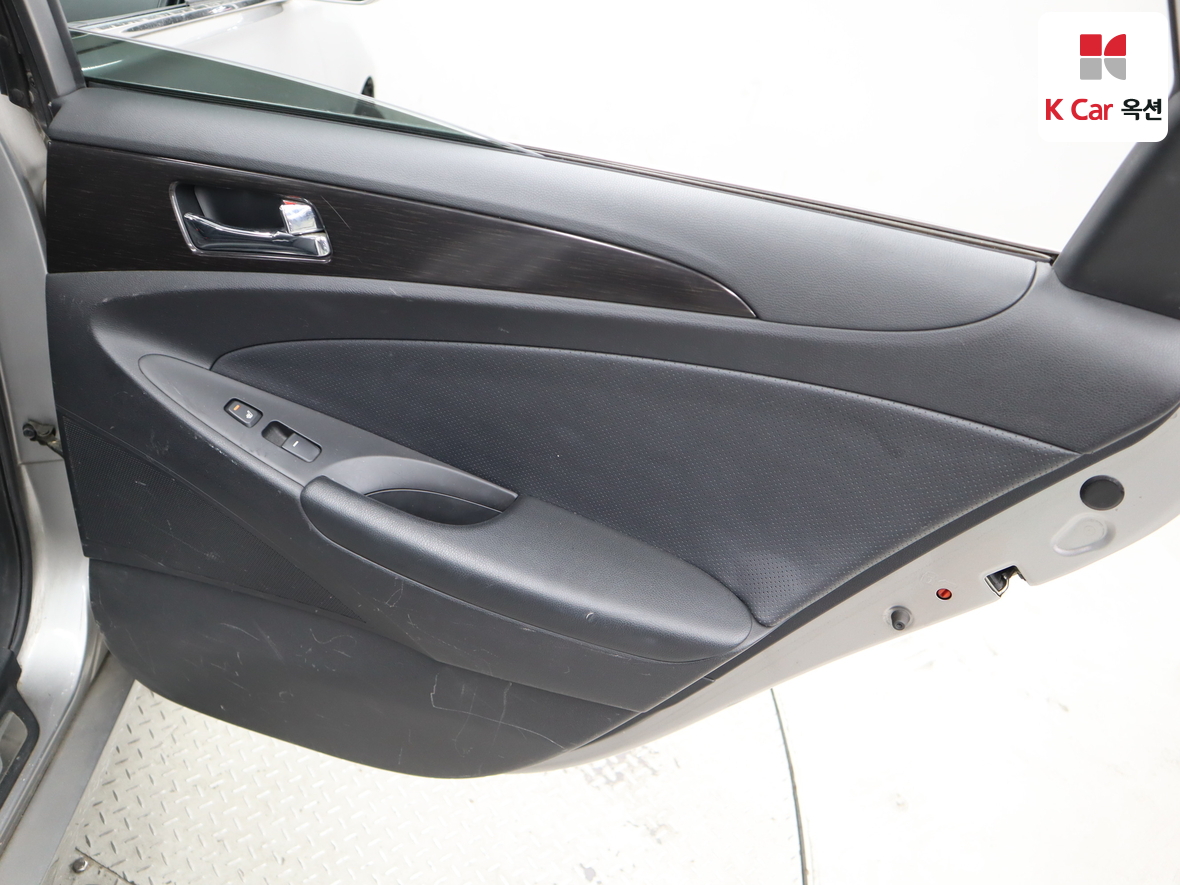 Hyundai Sonata 2012 - Image 28