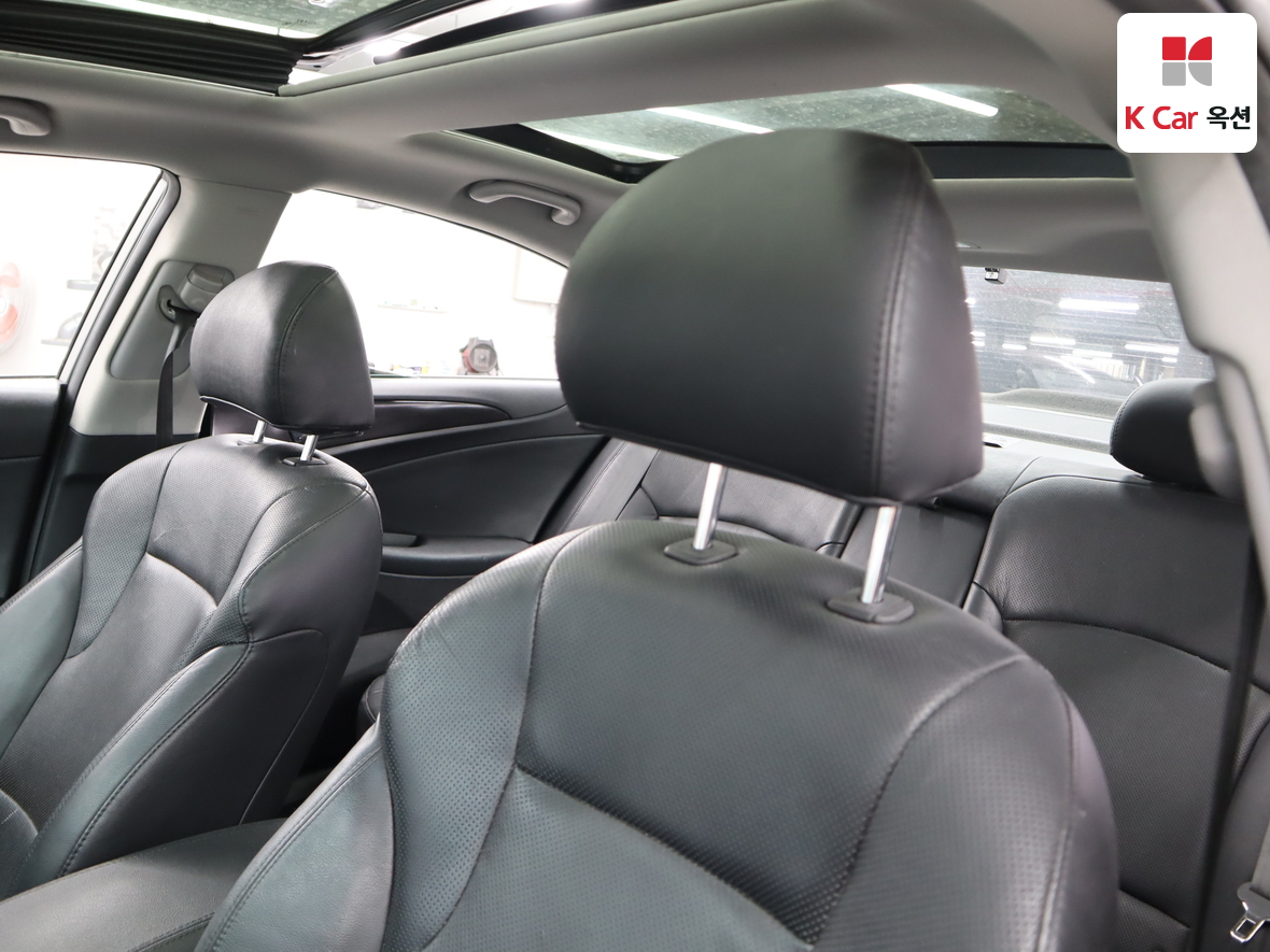 Hyundai Sonata 2012 - Image 19