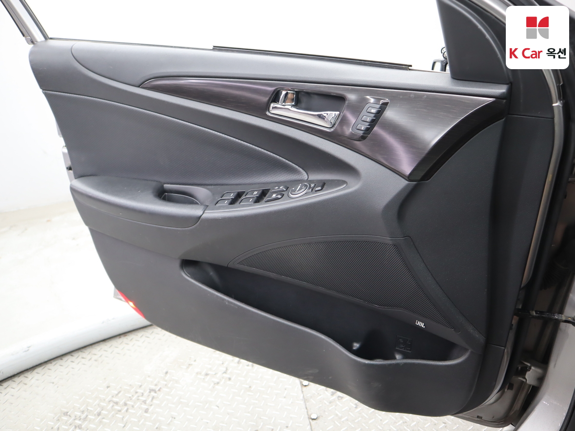 Hyundai Sonata 2012 - Image 8