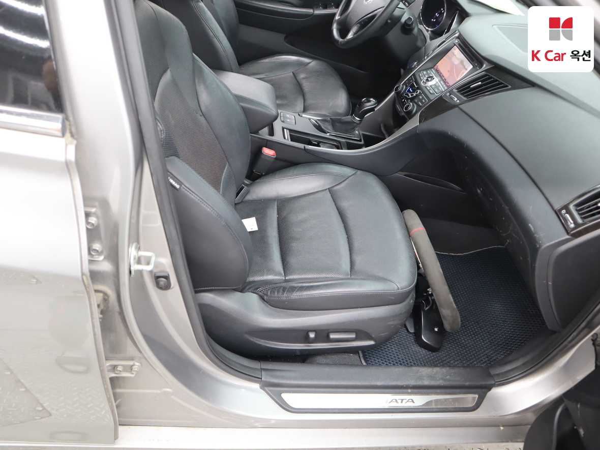 Hyundai Sonata 2012 - Image 31