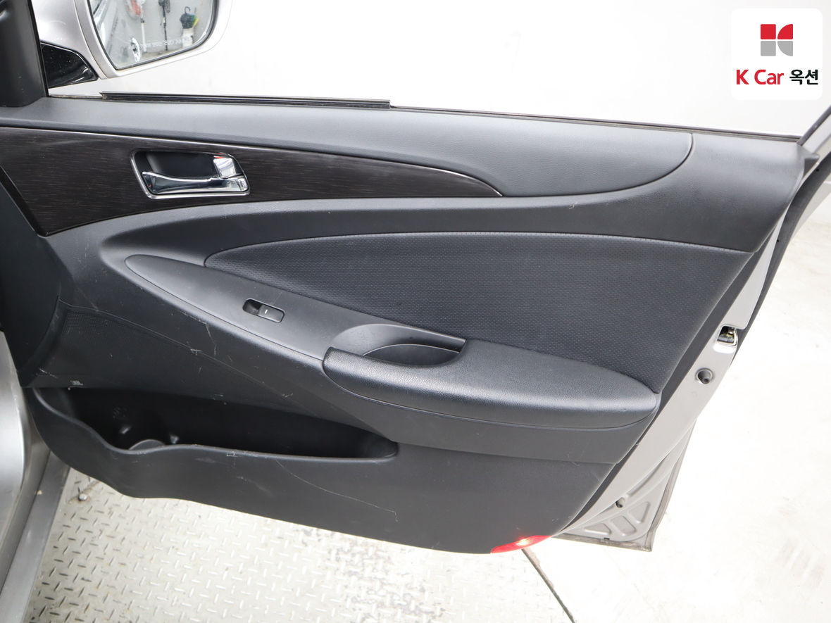 Hyundai Sonata 2012 - Image 30