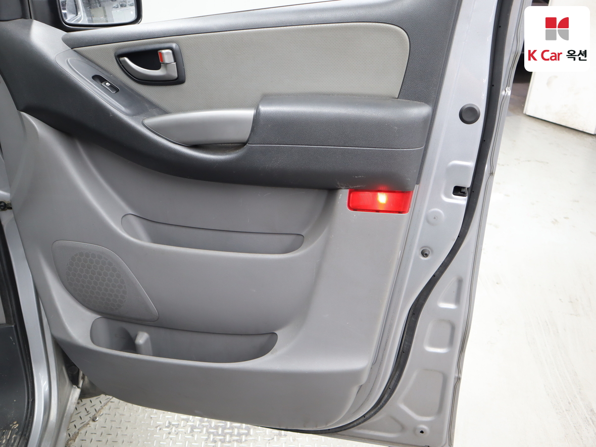 Hyundai Grand Starex - 29