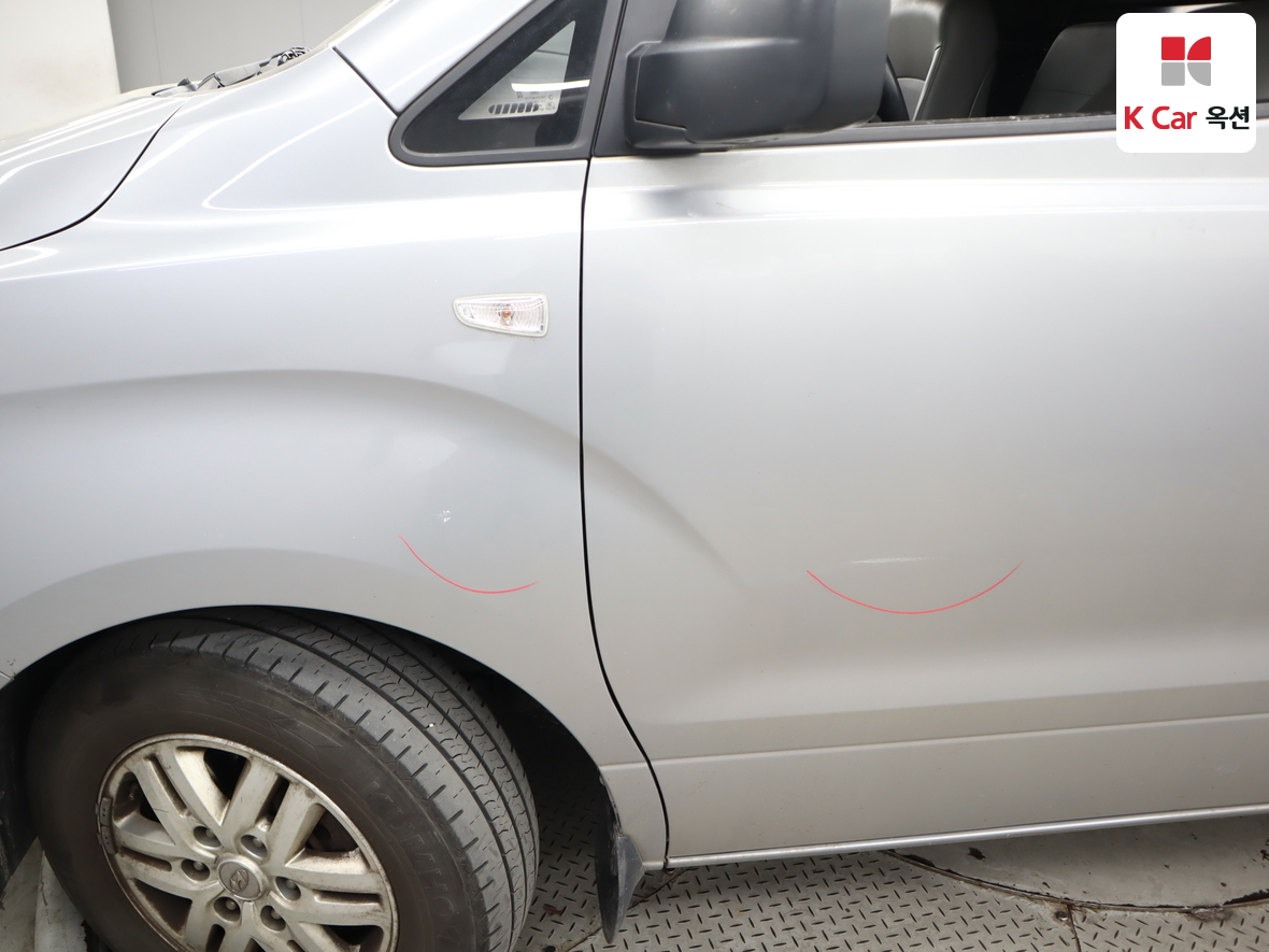 Hyundai Grand Starex - 37